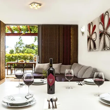 Apartament Lejo *
